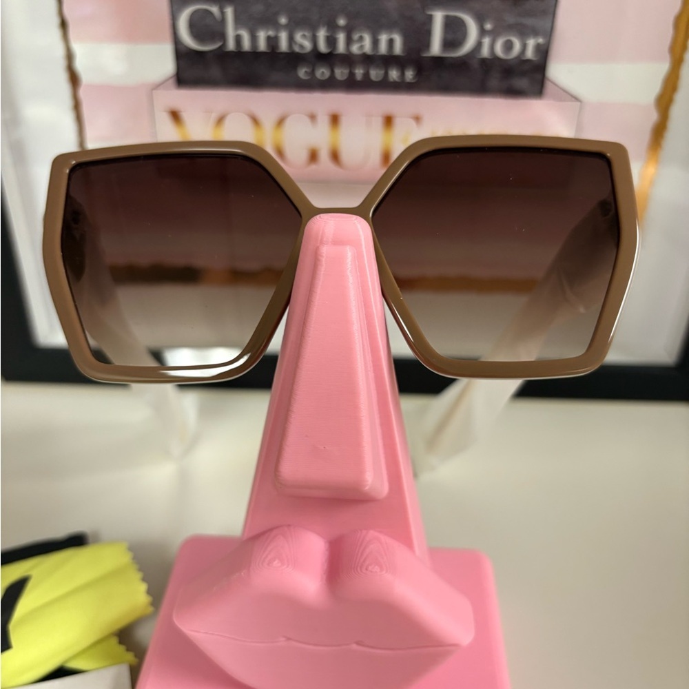 Quay Australia Hotel Lobby Oversized Square Sunglasses in Doe Brown
